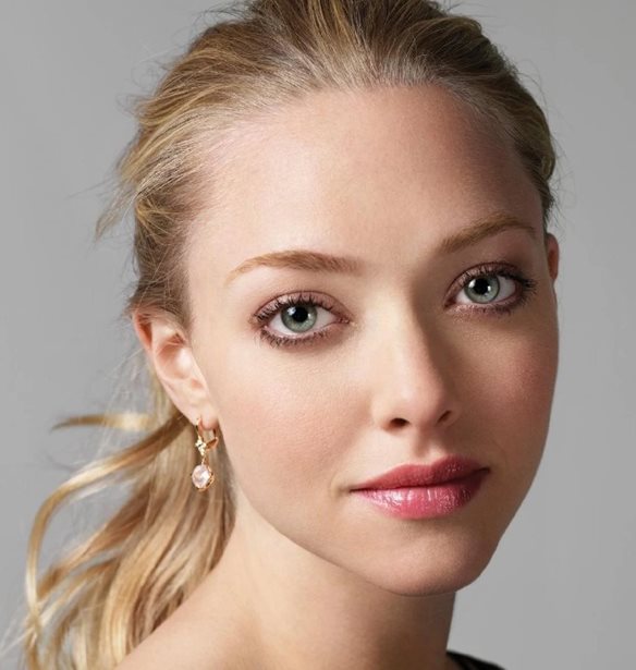 Amanda Seyfried: &#x397; &#x3C0;&#x3C1;&#x3CE;&#x3C4;&#x3B7; &#x3B2;&#x3CC;&#x3BB;&#x3C4;&#x3B1; &#x3BC;&#x3B5; &#x3C4;&#x3B7;&#x3BD; &#x3BA;&#x3CC;&#x3C1;&#x3B7; &#x3C4;&#x3B7;&#x3C2;