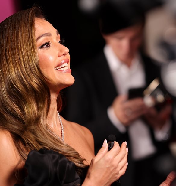 Jessica Alba | 11 &#x3C7;&#x3C1;&#x3CC;&#x3BD;&#x3B9;&#x3B1; &#x3BD;&#x3B5;&#x3CC;&#x3C4;&#x3B5;&#x3C1;&#x3CC;&#x3C2; &#x3C4;&#x3B7;&#x3C2;, &#x3BF; &#x3BD;&#x3AD;&#x3BF;&#x3C2; &#x3AC;&#x3BD;&#x3C4;&#x3C1;&#x3B1;&#x3C2; &#x3C3;&#x3C4;&#x3B7; &#x3B6;&#x3C9;&#x3AE; &#x3C4;&#x3B7;&#x3C2;