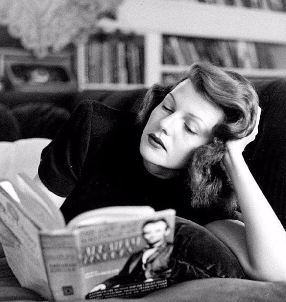 Stay home &amp; read a book | 6 coffee table books &#x3BC;&#x3B5; &#x3B8;&#x3AD;&#x3BC;&#x3B1; &#x3C4;&#x3B7; &#x3BC;&#x3CC;&#x3B4;&#x3B1; &#x3BA;&#x3B1;&#x3B9; &#x3C4;&#x3BF; &#x3BD;&#x3C4;&#x3B9;&#x3B6;&#x3AC;&#x3B9;&#x3BD;