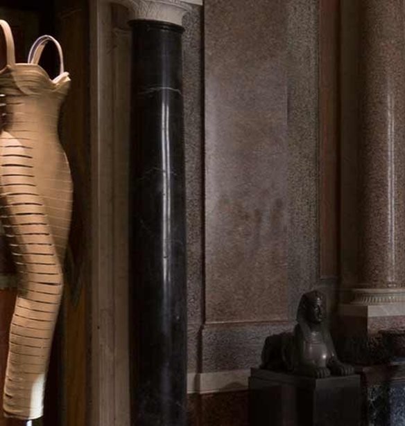 T&#x3BF; &#x3C0;&#x3C1;&#x3CE;&#x3C4;&#x3BF; &#x3BA;&#x3B1;&#x3C4;&#x3AC;&#x3C3;&#x3C4;&#x3B7;&#x3BC;&#x3B1; Azzedine Ala&#xEF;a &#x3B1;&#x3BD;&#x3BF;&#x3AF;&#x3B3;&#x3B5;&#x3B9; &#x3C3;&#x3C4;&#x3BF; &#x39B;&#x3BF;&#x3BD;&#x3B4;&#x3AF;&#x3BD;&#x3BF;