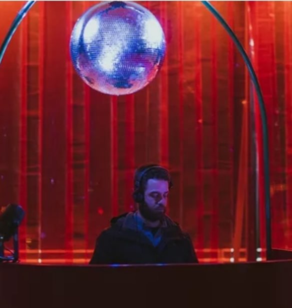 &#x3A4;&#x3B9; &#x3C0;&#x3B1;&#x3AF;&#x3B6;&#x3B5;&#x3B9; &#x3C3;&#x3C4;&#x3B1; &#x3BC;&#x3C0;&#x3B1;&#x3C1; &#x3C4;&#x3B7;&#x3C2; &#x3C0;&#x3CC;&#x3BB;&#x3B7;&#x3C2; &#x3C4;&#x3B1; &#x3A7;&#x3C1;&#x3B9;&#x3C3;&#x3C4;&#x3BF;&#x3CD;&#x3B3;&#x3B5;&#x3BD;&#x3BD;&#x3B1;;