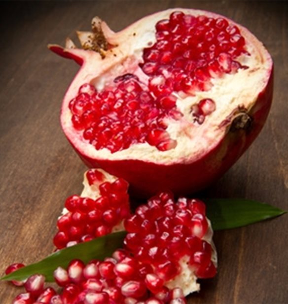 Να γιατί ΠΡΕΠΕΙ να τρως (ή να πίνεις) ένα ρόδι τη μέρα όσο τα βρίσκεις!