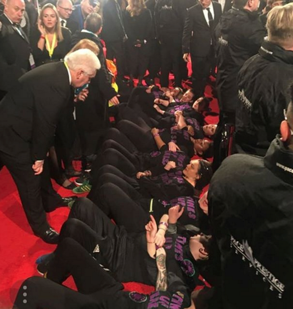 Time&#x27;s Up: &#x3A0;&#x3BF;&#x3B9;&#x3B5;&#x3C2; &#x3AE;&#x3C4;&#x3B1;&#x3BD; &#x3BF;&#x3B9; &#x3B1;&#x3BA;&#x3C4;&#x3B9;&#x3B2;&#x3AF;&#x3C3;&#x3C4;&#x3C1;&#x3B9;&#x3B5;&#x3C2; &#x3C0;&#x3BF;&#x3C5; &#x3B4;&#x3B9;&#x3B1;&#x3BC;&#x3B1;&#x3C1;&#x3C4;&#x3C5;&#x3C1;&#x3AE;&#x3B8;&#x3B7;&#x3BA;&#x3B1;&#x3BD; &#x3C3;&#x3C4;&#x3BF; &#x3BA;&#x3CC;&#x3BA;&#x3BA;&#x3B9;&#x3BD;&#x3BF; &#x3C7;&#x3B1;&#x3BB;&#x3AF; &#x3C4;&#x3C9;&#x3BD; BAFTA;