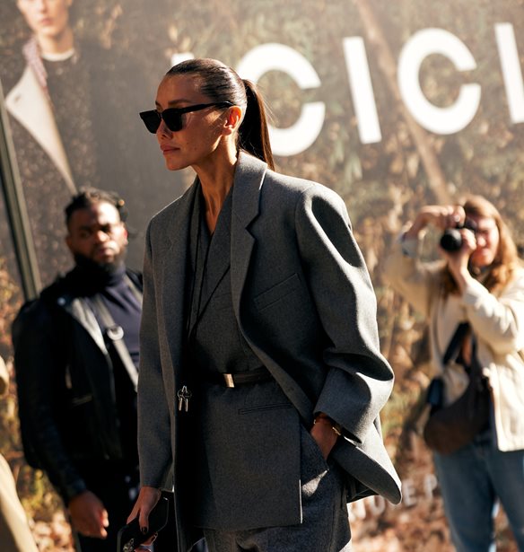 NYFW | 5 &#x3C7;&#x3C4;&#x3B5;&#x3BD;&#x3AF;&#x3C3;&#x3BC;&#x3B1;&#x3C4;&#x3B1; &#x3C0;&#x3BF;&#x3C5; &#x3B8;&#x3B1; &#x3C5;&#x3B9;&#x3BF;&#x3B8;&#x3B5;&#x3C4;&#x3AE;&#x3C3;&#x3BF;&#x3C5;&#x3BC;&#x3B5; &#x3C4;&#x3B7;&#x3BD; &#x3AC;&#x3BD;&#x3BF;&#x3B9;&#x3BE;&#x3B7; &#x3C3;&#x3CD;&#x3BC;&#x3C6;&#x3C9;&#x3BD;&#x3B1; &#x3BC;&#x3B5; &#x3C4;&#x3B9;&#x3C2; trendsetters &#x3C4;&#x3B7;&#x3C2; &#x39D;&#x3AD;&#x3B1;&#x3C2; &#x3A5;&#x3CC;&#x3C1;&#x3BA;&#x3B7;&#x3C2;