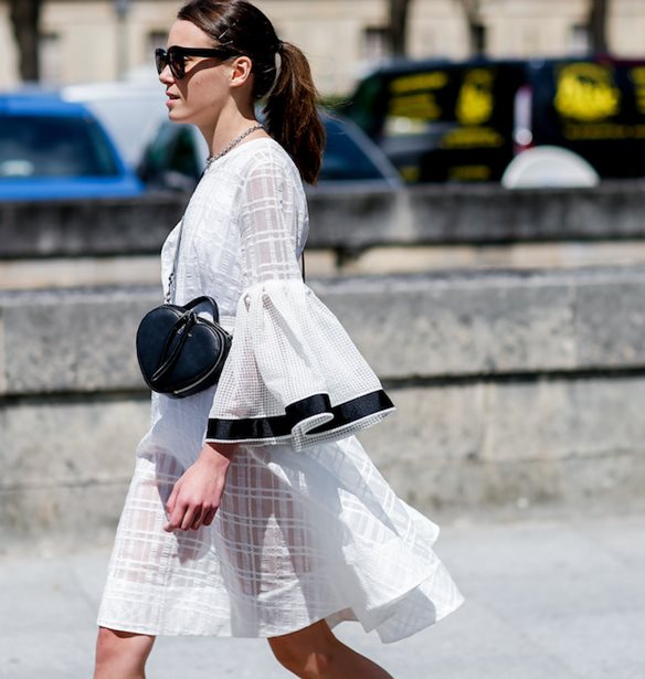 Γιατί ξαφνικά η τάση των "naked" παπουτσιών βρέθηκε στην κορυφή;