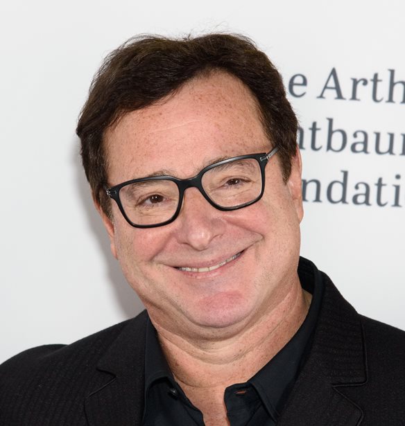 Bob Saget | &#x39F; &#x3B1;&#x3BC;&#x3B5;&#x3C1;&#x3B9;&#x3BA;&#x3B1;&#x3BD;&#x3CC;&#x3C2; &#x3B7;&#x3B8;&#x3BF;&#x3C0;&#x3BF;&#x3B9;&#x3CC;&#x3C2; &#x3B2;&#x3C1;&#x3AD;&#x3B8;&#x3B7;&#x3BA;&#x3B5; &#x3BD;&#x3B5;&#x3BA;&#x3C1;&#x3CC;&#x3C2; &#x3C3;&#x3B5; &#x3BE;&#x3B5;&#x3BD;&#x3BF;&#x3B4;&#x3BF;&#x3C7;&#x3B5;&#x3AF;&#x3BF; &#x3C3;&#x3C4;&#x3B1; 65 &#x3C4;&#x3BF;&#x3C5;