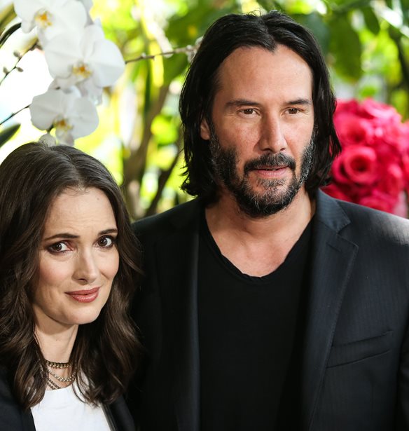 &#x397; Winona Ryder &#x3B1;&#x3C0;&#x3BF;&#x3BA;&#x3AC;&#x3BB;&#x3C5;&#x3C8;&#x3B5; &#x3C0;&#x3CE;&#x3C2; &#x3BE;&#x3B5;&#x3BA;&#x3AF;&#x3BD;&#x3B7;&#x3C3;&#x3B5; &#x3B7; &#x3C6;&#x3B9;&#x3BB;&#x3AF;&#x3B1; &#x3C4;&#x3B7;&#x3C2; &#x3BC;&#x3B5; &#x3C4;&#x3BF;&#x3BD; Keanu Reeves