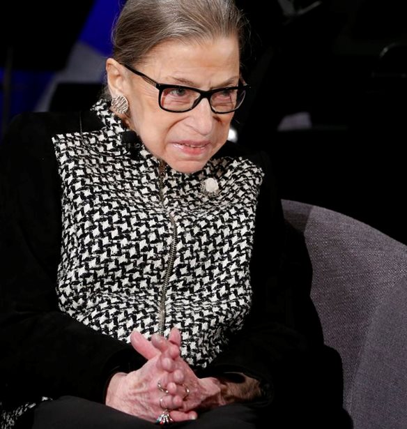 RBG | &#x395;&#x3C0;&#x3B1;&#x3BD;&#x3B1;&#x3BA;&#x3C5;&#x3BA;&#x3BB;&#x3BF;&#x3C6;&#x3BF;&#x3C1;&#x3B5;&#x3AF; &#x3C4;&#x3BF; &quot;notorious necklace&quot; &#x3C4;&#x3B7;&#x3C2; &#x3B8;&#x3C1;&#x3C5;&#x3BB;&#x3B9;&#x3BA;&#x3AE;&#x3C2; &#x3B4;&#x3B9;&#x3BA;&#x3B1;&#x3C3;&#x3C4;&#x3B9;&#x3BA;&#x3BF;&#x3CD; &#x3B1;&#x3C0;&#x3CC; &#x3C4;&#x3BF; Banana Republic