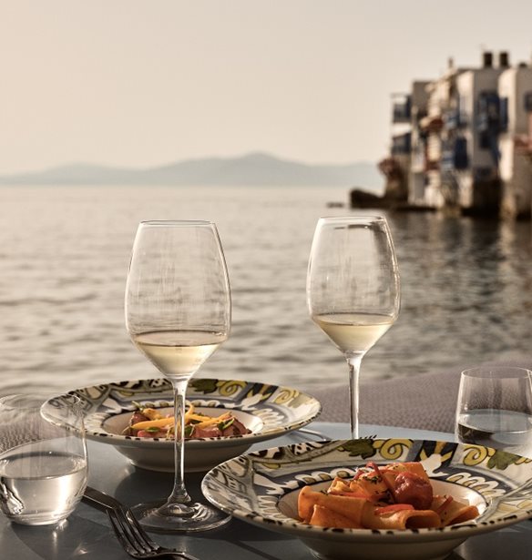 #Tidbits *: &#x39D;&#x3AD;&#x3B1; &#x3AC;&#x3C6;&#x3B9;&#x3BE;&#x3B7; &#x3BC;&#x3B5; &#x3B9;&#x3C4;&#x3B1;&#x3BB;&#x3B9;&#x3BA;&#x3AE; &#x3C6;&#x3B9;&#x3BD;&#x3AD;&#x3C4;&#x3C3;&#x3B1; &#x3C3;&#x3C4;&#x3B7; &#x39C;&#x3B9;&#x3BA;&#x3C1;&#x3AE; &#x392;&#x3B5;&#x3BD;&#x3B5;&#x3C4;&#x3AF;&#x3B1;!