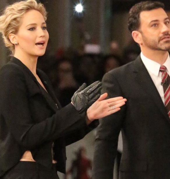 Jennifer Lawrence: &#x3A0;&#x3CE;&#x3C2; &#x3B5;&#x3BA;&#x3B4;&#x3B9;&#x3BA;&#x3AE;&#x3B8;&#x3B7;&#x3BA;&#x3B5; &#x3C4;&#x3BF;&#x3BD; Chris Pratt;