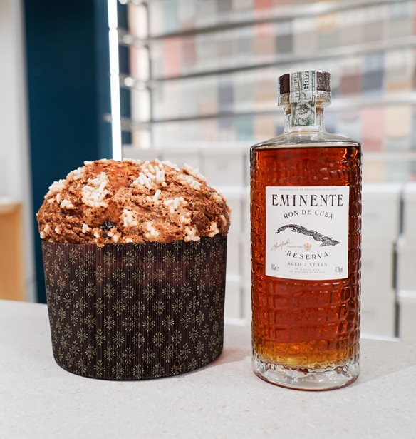 Eminente Reserva 7YO Rum &amp; panettone &#x3BC;&#x3B5; Eminente Rum | &#x3A4;&#x3BF; &#x3B1;&#x3C0;&#x3CC;&#x3BB;&#x3C5;&#x3C4;&#x3BF; Xmas combo