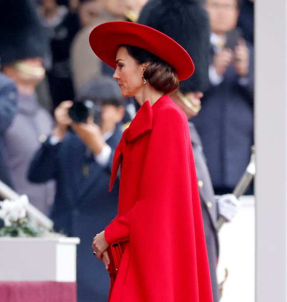 Kate Middleton | &#x39F; &#x3B1;&#x3C5;&#x3C3;&#x3C4;&#x3B7;&#x3C1;&#x3CC;&#x3C2; &#x3BA;&#x3B1;&#x3BD;&#x3CC;&#x3BD;&#x3B1;&#x3C2; &#x3C0;&#x3BF;&#x3C5; &#x3C0;&#x3C1;&#x3AD;&#x3C0;&#x3B5;&#x3B9; &#x3BD;&#x3B1; &#x3C4;&#x3B7;&#x3C1;&#x3B5;&#x3AF; &#x3C3;&#x3C4;&#x3B9;&#x3C2; &#x3B4;&#x3B7;&#x3BC;&#x3CC;&#x3C3;&#x3B9;&#x3B5;&#x3C2; &#x3B5;&#x3BA;&#x3B4;&#x3B7;&#x3BB;&#x3CE;&#x3C3;&#x3B5;&#x3B9;&#x3C2; &#x3C4;&#x3B7;&#x3C2;