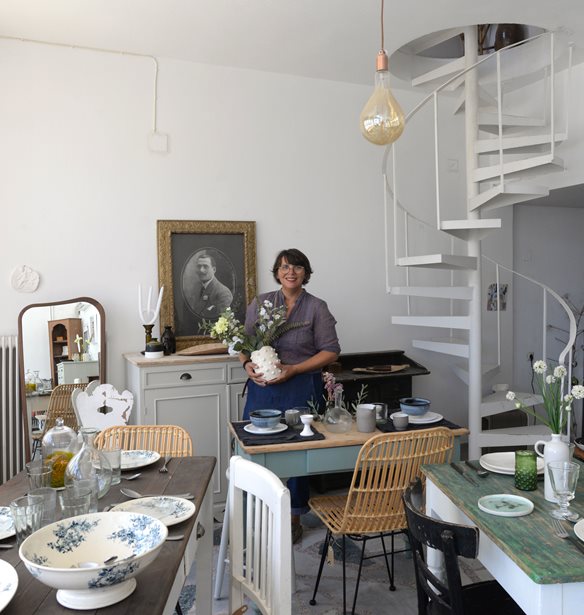 &#x388;&#x3BD;&#x3B1; concept store &#x3B1;&#x3C6;&#x3B9;&#x3B5;&#x3C1;&#x3C9;&#x3BC;&#x3AD;&#x3BD;&#x3BF; &#x3C3;&#x3B5; &#x3BD;&#x3AD;&#x3BF;&#x3C5;&#x3C2; &#x388;&#x3BB;&#x3BB;&#x3B7;&#x3BD;&#x3B5;&#x3C2; &#x3BA;&#x3B1;&#x3B9; &#x393;&#x3AC;&#x3BB;&#x3BB;&#x3BF;&#x3C5;&#x3C2; &#x3C3;&#x3C7;&#x3B5;&#x3B4;&#x3B9;&#x3B1;&#x3C3;&#x3C4;&#x3AD;&#x3C2; &#x3C3;&#x3C4;&#x3B7;&#x3BD; &#x3BA;&#x3B1;&#x3C1;&#x3B4;&#x3B9;&#x3AC; &#x3C4;&#x3B7;&#x3C2; &#x3A4;&#x3AE;&#x3BD;&#x3BF;&#x3C5;