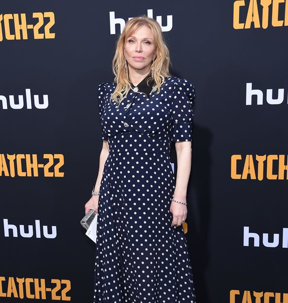 Courtney Love | &#x3A3;&#x3C4;&#x3BF; &#x3C0;&#x3BB;&#x3B5;&#x3CD;&#x3C1;&#x3BF; &#x3C4;&#x3B7;&#x3C2; Pamela Anderson &#x3CD;&#x3C3;&#x3C4;&#x3B5;&#x3C1;&#x3B1; &#x3B1;&#x3C0;&#x3CC; &#x3C4;&#x3B7;&#x3BD; &#x3B1;&#x3BD;&#x3B1;&#x3BA;&#x3BF;&#x3AF;&#x3BD;&#x3C9;&#x3C3;&#x3B7; &#x3C4;&#x3B7;&#x3C2; &#x3BA;&#x3C5;&#x3BA;&#x3BB;&#x3BF;&#x3C6;&#x3BF;&#x3C1;&#x3AF;&#x3B1;&#x3C2; &#x3C4;&#x3BF;&#x3C5; &quot;Pam &amp; Tommy&quot;