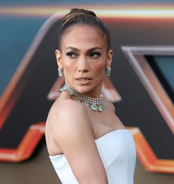 Jennifer Lopez | &#x3A4;&#x3B1; &#x3C3;&#x3C7;&#x3AD;&#x3B4;&#x3B9;&#x3AC; &#x3C4;&#x3B7;&#x3C2; &#x3B3;&#x3B9;&#x3B1; &#x3C4;&#x3B1; &#x3C6;&#x3B5;&#x3C4;&#x3B9;&#x3BD;&#x3AC; &#x3A7;&#x3C1;&#x3B9;&#x3C3;&#x3C4;&#x3BF;&#x3CD;&#x3B3;&#x3B5;&#x3BD;&#x3BD;&#x3B1;