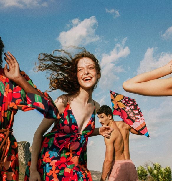 H &#x3BD;&#x3AD;&#x3B1; &#x3C3;&#x3C5;&#x3BB;&#x3BB;&#x3BF;&#x3B3;&#x3AE; &#x3C4;&#x3B7;&#x3C2; Havaianas  &#x3BA;&#x3B1;&#x3BB;&#x3BB;&#x3B9;&#x3B5;&#x3C1;&#x3B3;&#x3B5;&#x3AF; &#x3C4;&#x3B7;&#x3BD; &#x3B1;&#x3AF;&#x3C3;&#x3B8;&#x3B7;&#x3C3;&#x3B7; &#x3C4;&#x3B7;&#x3C2; &#x3B5;&#x3BB;&#x3B5;&#x3C5;&#x3B8;&#x3B5;&#x3C1;&#x3AF;&#x3B1;&#x3C2;, &#x3C4;&#x3B7;&#x3C2; &#x3C7;&#x3B1;&#x3BB;&#x3AC;&#x3C1;&#x3C9;&#x3C3;&#x3B7;&#x3C2; &#x3BA;&#x3B1;&#x3B9; &#x3C4;&#x3B7;&#x3C2; &#x3AC;&#x3BD;&#x3B5;&#x3C3;&#x3B7;&#x3C2;