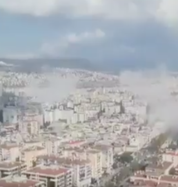 &#x3A3;&#x3B5;&#x3B9;&#x3C3;&#x3BC;&#x3CC;&#x3C2; &#x3C3;&#x3C4;&#x3B7; &#x3A3;&#x3AC;&#x3BC;&#x3BF;: &#x3A3;&#x3CD;&#x3BD;&#x3BD;&#x3B5;&#x3C6;&#x3B1; &#x3BA;&#x3B1;&#x3C0;&#x3BD;&#x3BF;&#x3CD; &#x3C0;&#x3AC;&#x3BD;&#x3C9; &#x3B1;&#x3C0;&#x3CC; &#x3C4;&#x3B7; &#x3A3;&#x3BC;&#x3CD;&#x3C1;&#x3BD;&#x3B7;- &#x395;&#x3C0;&#x3B5;&#x3C3;&#x3B1;&#x3BD; &#x3C0;&#x3BF;&#x3BB;&#x3C5;&#x3BA;&#x3B1;&#x3C4;&#x3BF;&#x3B9;&#x3BA;&#x3AF;&#x3B5;&#x3C2;