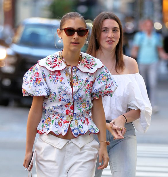 Φόρεσε το τοπ με φουσκωτά μανίκια όπως η Jenny Walton