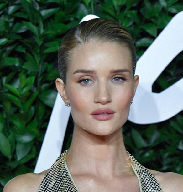 Rosie Huntington Whiteley | T&#x3B1; 7 &#x3BC;&#x3C5;&#x3C3;&#x3C4;&#x3B9;&#x3BA;&#x3AC; &#x3BF;&#x3BC;&#x3BF;&#x3C1;&#x3C6;&#x3B9;&#x3AC;&#x3C2; &#x3C3;&#x3C4;&#x3B1; &#x3BF;&#x3C0;&#x3BF;&#x3AF;&#x3B1; &#x3BF;&#x3C1;&#x3BA;&#x3AF;&#x3B6;&#x3B5;&#x3C4;&#x3B1;&#x3B9;