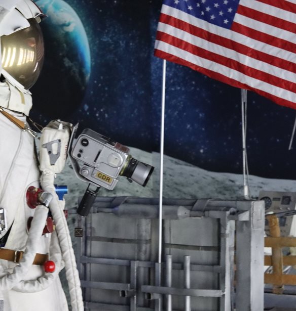 Life in Space | H &#x3BC;&#x3B5;&#x3B3;&#x3B1;&#x3BB;&#x3CD;&#x3C4;&#x3B5;&#x3C1;&#x3B7; &#x3AD;&#x3BA;&#x3B8;&#x3B5;&#x3C3;&#x3B7; &#x3B3;&#x3B9;&#x3B1; &#x3C4;&#x3BF; &#x3B4;&#x3B9;&#x3AC;&#x3C3;&#x3C4;&#x3B7;&#x3BC;&#x3B1; &#x3C3;&#x3C4;&#x3BF; &#x39F;&#x3BB;&#x3C5;&#x3BC;&#x3C0;&#x3B9;&#x3B1;&#x3BA;&#x3CC; &#x39A;&#x3AD;&#x3BD;&#x3C4;&#x3C1;&#x3BF; &#x3C3;&#x3C4;&#x3BF; &#x393;&#x3BF;&#x3C5;&#x3B4;&#x3AE;