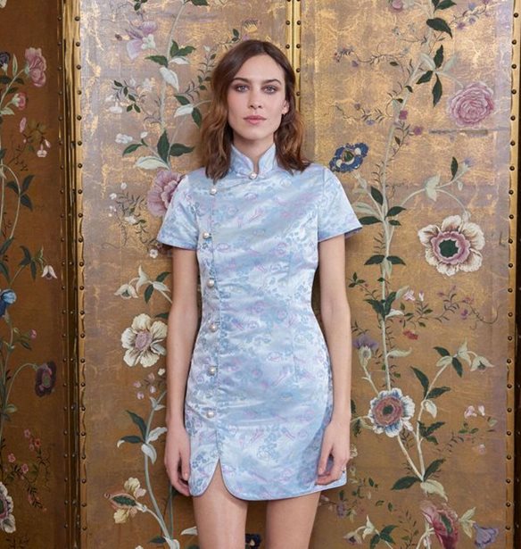 Alexa Chung: &#x39F; &#x3C0;&#x3C1;&#x3C9;&#x3C4;&#x3CC;&#x3C4;&#x3C5;&#x3C0;&#x3BF;&#x3C2; &#x3C4;&#x3C1;&#x3CC;&#x3C0;&#x3BF;&#x3C2; &#x3C0;&#x3BF;&#x3C5; &#x3B5;&#x3C0;&#x3AD;&#x3BB;&#x3B5;&#x3BE;&#x3B5; &#x3BD;&#x3B1; &#x3C0;&#x3B1;&#x3C1;&#x3BF;&#x3C5;&#x3C3;&#x3B9;&#x3AC;&#x3C3;&#x3B5;&#x3B9; &#x3C4;&#x3B7;&#x3BD; &#x3C0;&#x3C1;&#x3CE;&#x3C4;&#x3B7; &#x3C4;&#x3B7;&#x3C2; &#x3C3;&#x3C5;&#x3BB;&#x3BB;&#x3BF;&#x3B3;&#x3AE;