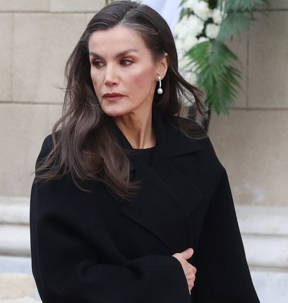 Η βασίλισσα Letizia με τις κόρες της στην κηδεία της Ειρήνης στην Αθήνα