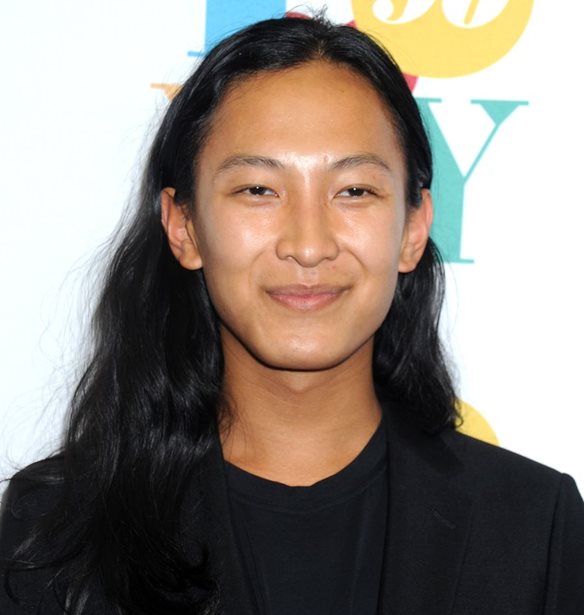 O Alexander Wang &#x3C0;&#x3C1;&#x3C9;&#x3C4;&#x3B1;&#x3B3;&#x3C9;&#x3BD;&#x3B9;&#x3C3;&#x3C4;&#x3B5;&#x3AF; &#x3C3;&#x3C4;&#x3BF; &#x3BD;&#x3AD;&#x3BF; &#x3C3;&#x3B5;&#x3BE;&#x3BF;&#x3C5;&#x3B1;&#x3BB;&#x3B9;&#x3BA;&#x3CC; &#x3C3;&#x3BA;&#x3AC;&#x3BD;&#x3B4;&#x3B1;&#x3BB;&#x3BF; &#x3C3;&#x3C4;&#x3BF; &#x3C7;&#x3CE;&#x3C1;&#x3BF; &#x3C4;&#x3B7;&#x3C2; &#x3BC;&#x3CC;&#x3B4;&#x3B1;&#x3C2;