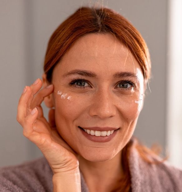 Η κρέμα ματιών που μεταμορφώνει το βλέμμα σε 30 δευτερόλεπτα