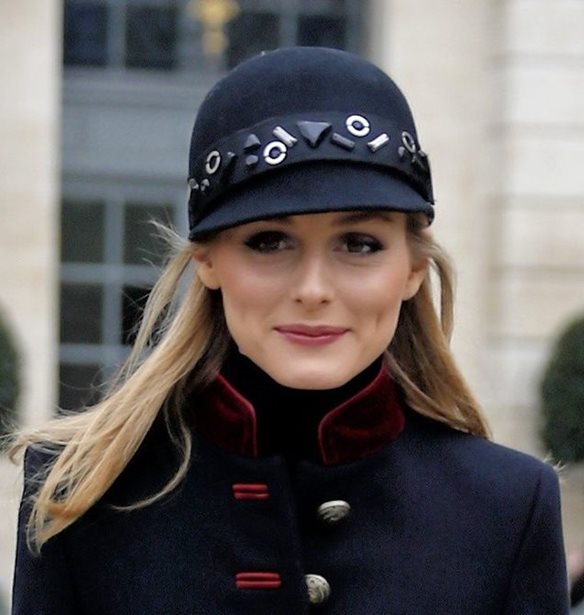 H Olivia Palermo &#x3C6;&#x3CC;&#x3C1;&#x3B5;&#x3C3;&#x3B5; &#x3C4;&#x3BF; &#x3C0;&#x3B1;&#x3BD;&#x3C4;&#x3B5;&#x3BB;&#x3CC;&#x3BD;&#x3B9; &#x3C0;&#x3BF;&#x3C5; &#x3B4;&#x3B5;&#x3BD; &#x3C0;&#x3B5;&#x3C1;&#x3B9;&#x3BC;&#x3AD;&#x3BD;&#x3B1;&#x3BC;&#x3B5;