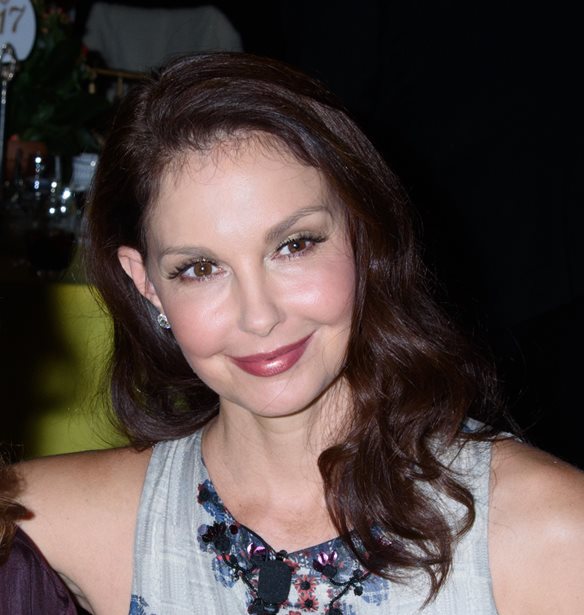 &#x397; Ashley Judd &#x3B5;&#x3BE;&#x3B7;&#x3B3;&#x3B5;&#x3AF; &#x3C0;&#x3CE;&#x3C2; &#x3B7; &#x3C3;&#x3C5;&#x3BD;&#x3AC;&#x3BD;&#x3C4;&#x3B7;&#x3C3;&#x3B7; &#x3BC;&#x3B5; &#x3C4;&#x3BF;&#x3BD; &#x3AC;&#x3BD;&#x3B8;&#x3C1;&#x3C9;&#x3C0;&#x3BF; &#x3C0;&#x3BF;&#x3C5; &#x3C4;&#x3B7; &#x3B2;&#x3AF;&#x3B1;&#x3C3;&#x3B5; &#x3BB;&#x3B5;&#x3B9;&#x3C4;&#x3BF;&#x3CD;&#x3C1;&#x3B3;&#x3B7;&#x3C3;&#x3B5; &#x3BB;&#x3C5;&#x3C4;&#x3C1;&#x3C9;&#x3C4;&#x3B9;&#x3BA;&#x3AC; &#x3B3;&#x3B9;&#x3B1; &#x3C4;&#x3B7; &#x3C8;&#x3C5;&#x3C7;&#x3AE; &#x3C4;&#x3B7;&#x3C2;