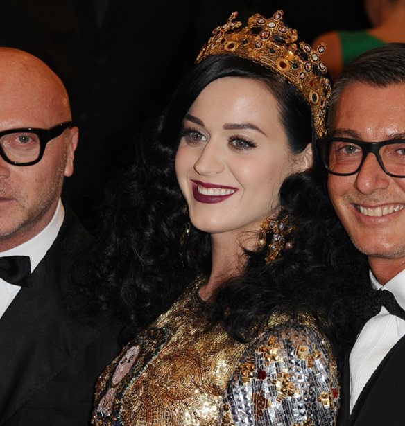 &#x39F; Stefano Gabbana &#x3C3;&#x3C5;&#x3BD;&#x3B5;&#x3C7;&#x3AF;&#x3B6;&#x3B5;&#x3B9; &#x3BD;&#x3B1; &#x3C0;&#x3C1;&#x3BF;&#x3BA;&#x3B1;&#x3BB;&#x3B5;&#x3AF; &#x3BC;&#x3B5; &#x3C4;&#x3B1; &#x3C3;&#x3C7;&#x3CC;&#x3BB;&#x3B9;&#x3B1; &#x3C4;&#x3BF;&#x3C5; &#x3C3;&#x3C4;&#x3BF; Instagram