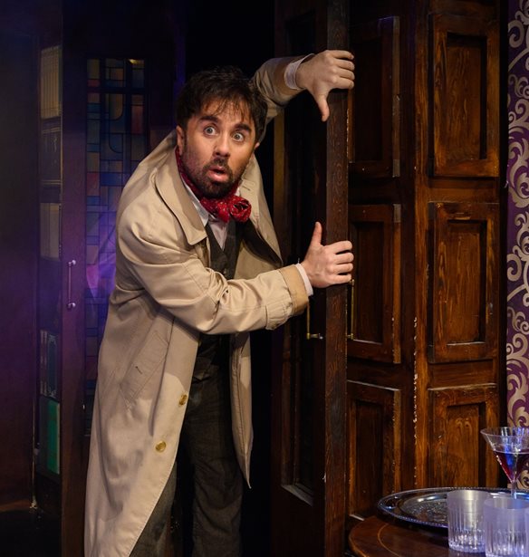 "Όλα λάθος" | Πόσα ευτράπελα χωρούν σε μια θεατρική κωμωδία;