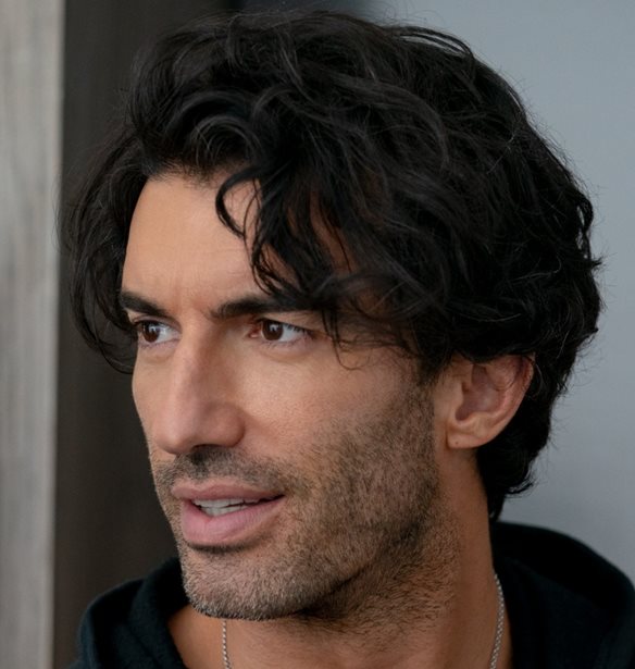 O Justin Baldoni &#x3C3;&#x3C4;&#x3B7; Madame Figaro | &#x397; &#x3C0;&#x3B5;&#x3C1;&#x3B9;&#x3B2;&#x3CC;&#x3B7;&#x3C4;&#x3B7; &#x3C3;&#x3BA;&#x3B7;&#x3BD;&#x3AE; &#x3C3;&#x3C4;&#x3B7;&#x3BD; &#x3C4;&#x3B1;&#x3C1;&#x3AC;&#x3C4;&#x3C3;&#x3B1; &#x3BA;&#x3B1;&#x3B9; &#x3B7; &#x3C3;&#x3C5;&#x3BD;&#x3B5;&#x3C1;&#x3B3;&#x3B1;&#x3C3;&#x3AF;&#x3B1; &#x3BC;&#x3B5; &#x3C4;&#x3B7;&#x3BD; Blake Lively