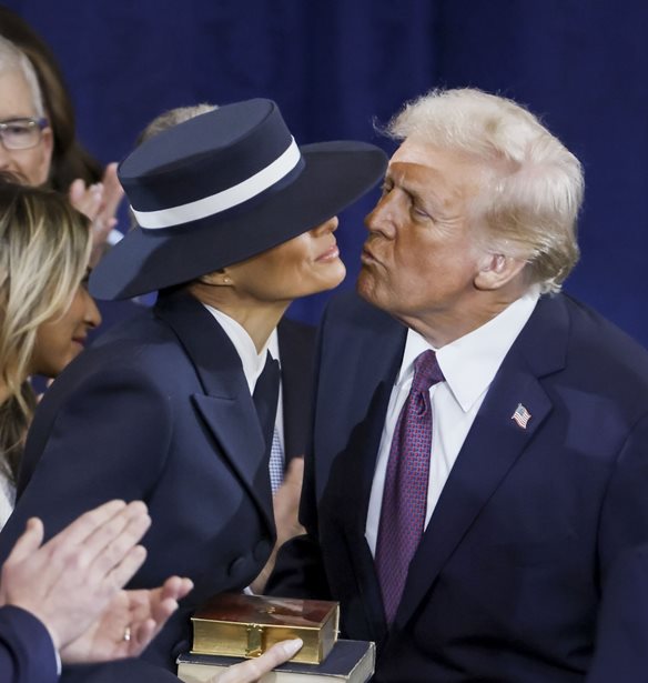 &#x397; &#x3B5;&#x3BC;&#x3C6;&#x3AC;&#x3BD;&#x3B9;&#x3C3;&#x3B7; &#x3C4;&#x3B7;&#x3C2; Melania Trump &#x3C3;&#x3C4;&#x3B7;&#x3BD; &#x3BF;&#x3C1;&#x3BA;&#x3C9;&#x3BC;&#x3BF;&#x3C3;&#x3AF;&#x3B1; Donald Trump | &#x3A4;&#x3B1; memes &#x3C3;&#x3C4;&#x3BF; Twitter &#x3B3;&#x3B9;&#x3B1; &#x3C4;&#x3BF; &#x3BA;&#x3B1;&#x3C0;&#x3AD;&#x3BB;&#x3BF; &#x3C4;&#x3B7;&#x3C2; &#x3C0;&#x3C1;&#x3CE;&#x3C4;&#x3B7;&#x3C2; &#x3BA;&#x3C5;&#x3C1;&#x3AF;&#x3B1;&#x3C2;