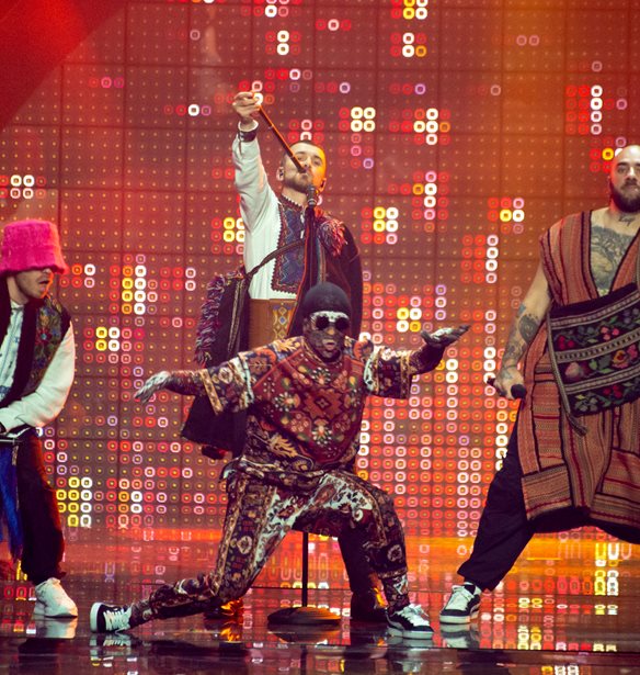 Eurovision 2022 | &#x397; &#x3C0;&#x3C1;&#x3C9;&#x3C4;&#x3B9;&#x3AC; &#x3C4;&#x3B7;&#x3C2; &#x39F;&#x3C5;&#x3BA;&#x3C1;&#x3B1;&#x3BD;&#x3AF;&#x3B1;&#x3C2;, &#x3B7; &#x3B8;&#x3AD;&#x3C3;&#x3B7; &#x3C4;&#x3B7;&#x3C2; &#x395;&#x3BB;&#x3BB;&#x3AC;&#x3B4;&#x3B1;&#x3C2; &#x3BA;&#x3B1;&#x3B9; &#x3B7; &#x3C4;&#x3B5;&#x3BB;&#x3B9;&#x3BA;&#x3AE; &#x3BA;&#x3B1;&#x3C4;&#x3AC;&#x3C4;&#x3B1;&#x3BE;&#x3B7;
