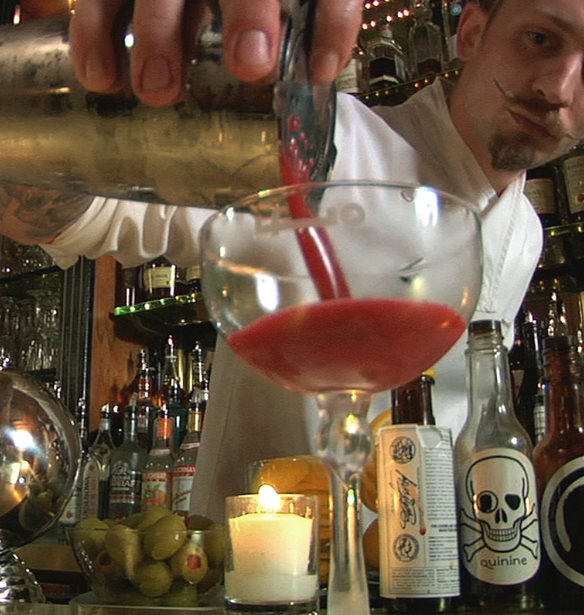 T&#x3BF; &#x3C4;&#x3C1;&#x3BF;&#x3C0;&#x3B9;&#x3BA;&#x3CC; cocktail &#x3C0;&#x3BF;&#x3C5; &#x3BB;&#x3AD;&#x3BD;&#x3B5; &#x3CC;&#x3C4;&#x3B9; &#x3AD;&#x3C7;&#x3B5;&#x3B9; &#x3B3;&#x3B5;&#x3CD;&#x3C3;&#x3B7; &#x3BA;&#x3B1;&#x3BB;&#x3BF;&#x3BA;&#x3B1;&#x3B9;&#x3C1;&#x3B9;&#x3BD;&#x3CE;&#x3BD; &#x3B4;&#x3B9;&#x3B1;&#x3BA;&#x3BF;&#x3C0;&#x3CE;&#x3BD;