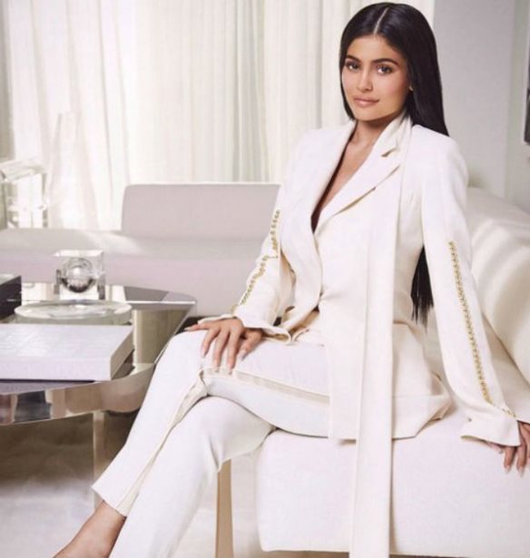 Kylie Jenner: &#x3A4;&#x3BF; &#x3B3;&#x3B5;&#x3BD;&#x3AD;&#x3B8;&#x3BB;&#x3B9;&#x3BF; &#x3C0;&#x3AC;&#x3C1;&#x3C4;&#x3C5;-&#x3AD;&#x3BA;&#x3C0;&#x3BB;&#x3B7;&#x3BE;&#x3B7; &#x3C4;&#x3B7;&#x3C2; &#x3AE;&#x3C4;&#x3B1;&#x3BD; &#x3CC;&#x3C3;&#x3BF; &#x3B5;&#x3BD;&#x3C4;&#x3C5;&#x3C0;&#x3C9;&#x3C3;&#x3B9;&#x3B1;&#x3BA;&#x3CC; &#x3C4;&#x3BF; &#x3C0;&#x3B5;&#x3C1;&#x3B9;&#x3BC;&#x3AD;&#x3BD;&#x3B1;&#x3BC;&#x3B5;