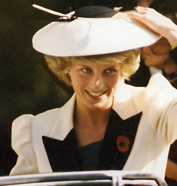 &#x3A0;&#x3CE;&#x3C2; &#x3BA;&#x3B1;&#x3C4;&#x3AC;&#x3C6;&#x3B5;&#x3C1;&#x3B5; &#x3B7; Diana &#x3BD;&#x3B1; &#x3B3;&#x3AF;&#x3BD;&#x3B5;&#x3B9; &#x3AD;&#x3BD;&#x3B1; &#x3B1;&#x3C0;&#x3CC; &#x3C4;&#x3B1; &#x3C0;&#x3B9;&#x3BF; &#x3C3;&#x3B7;&#x3BC;&#x3B1;&#x3BD;&#x3C4;&#x3B9;&#x3BA;&#x3AC; fashion icons &#x3CC;&#x3BB;&#x3C9;&#x3BD; &#x3C4;&#x3C9;&#x3BD; &#x3B5;&#x3C0;&#x3BF;&#x3C7;&#x3CE;&#x3BD;;