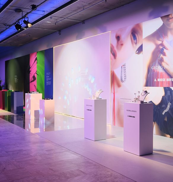 &#x39F; &#x3BF;&#x3AF;&#x3BA;&#x3BF;&#x3C2; Georg Jensen &#x3C0;&#x3B1;&#x3C1;&#x3BF;&#x3C5;&#x3C3;&#x3AF;&#x3B1;&#x3C3;&#x3B5; 4 &#x3BD;&#x3AD;&#x3B5;&#x3C2; &#x3C3;&#x3C5;&#x3BB;&#x3BB;&#x3BF;&#x3B3;&#x3AD;&#x3C2; &#x3C3;&#x3B5; &#x3BC;&#x3AF;&#x3B1; &#x3BB;&#x3B1;&#x3BC;&#x3C0;&#x3B5;&#x3C1;&#x3AE; &#x3B5;&#x3BA;&#x3B4;&#x3AE;&#x3BB;&#x3C9;&#x3C3;&#x3B7;