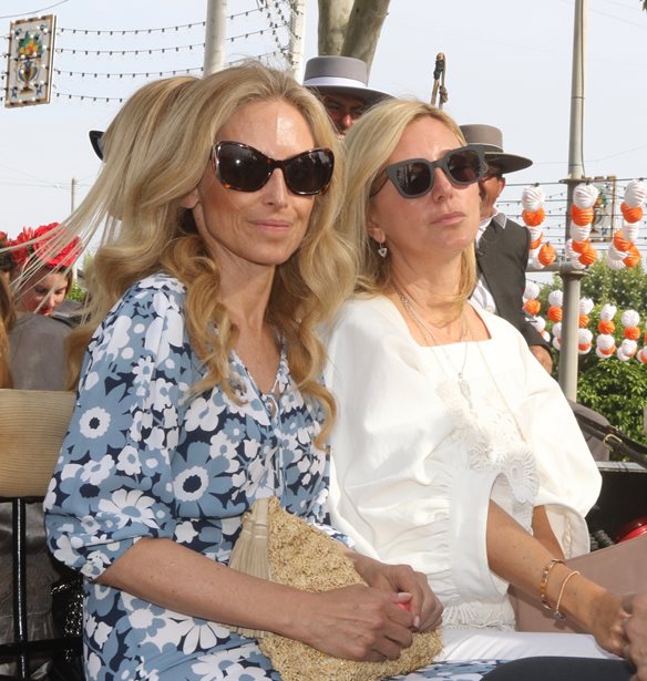 &#x39F;&#x3B9; &#x3B1;&#x3B4;&#x3B5;&#x3C1;&#x3C6;&#x3AD;&#x3C2; Miller | &#x38C;&#x3C4;&#x3B1;&#x3BD; &#x3B7; Marie-Chantal &#x3BA;&#x3B1;&#x3B9; &#x3BF;&#x3B9; &#x3B1;&#x3B4;&#x3B5;&#x3C1;&#x3C6;&#x3AD;&#x3C2; &#x3C4;&#x3B7;&#x3C2; &#x3AE;&#x3C4;&#x3B1;&#x3BD; &#x3C4;&#x3B1; it girls &#x3C4;&#x3C9;&#x3BD; &#x27;90s