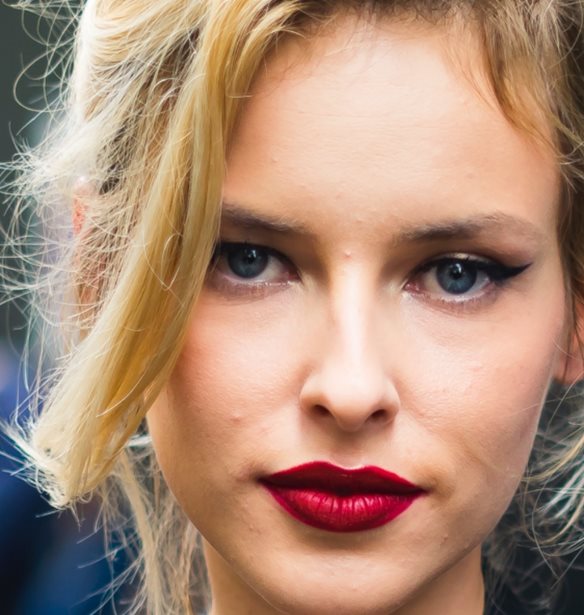 Velvet Lip Ritual | Πώς το κόκκινο κραγιόν σου θα μείνει αψεγάδιαστο όλο το βράδυ