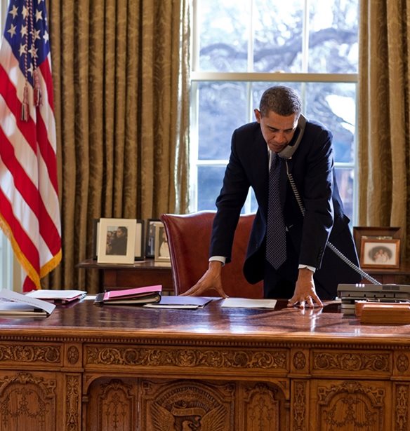 Barack Obama: &#x397; &#x3C7;&#x3C1;&#x3B9;&#x3C3;&#x3C4;&#x3BF;&#x3C5;&#x3B3;&#x3B5;&#x3BD;&#x3BD;&#x3B9;&#x3AC;&#x3C4;&#x3B9;&#x3BA;&#x3B7; selfie &#x3C0;&#x3BF;&#x3C5; &#x3BC;&#x3B1;&#x3C2; &#x3AD;&#x3BA;&#x3B1;&#x3BD;&#x3B5; &#x3BD;&#x3B1; &#x3B3;&#x3B5;&#x3BB;&#x3AC;&#x3C3;&#x3BF;&#x3C5;&#x3BC;&#x3B5; &#x3BC;&#x3AD;&#x3C7;&#x3C1;&#x3B9; &#x3B4;&#x3B1;&#x3BA;&#x3C1;&#x3CD;&#x3C9;&#x3BD;