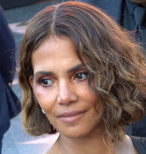 &quot;&#x388;&#x3C7;&#x3B5;&#x3B9; &#x3C3;&#x3C4;&#x3C1;&#x3AD;&#x3C8;&#x3B5;&#x3B9; &#x3C4;&#x3BF; &#x3C0;&#x3B1;&#x3B9;&#x3B4;&#x3AF; &#x3B5;&#x3BD;&#x3B1;&#x3BD;&#x3C4;&#x3AF;&#x3BF;&#x3BD; &#x3BC;&#x3BF;&#x3C5;&quot; | &#x397; Halle Berry &#x3B6;&#x3B7;&#x3C4;&#x3AC; &#x3C4;&#x3B7;&#x3BD; &#x3B1;&#x3C0;&#x3BF;&#x3BA;&#x3BB;&#x3B5;&#x3B9;&#x3C3;&#x3C4;&#x3B9;&#x3BA;&#x3AE; &#x3B5;&#x3C0;&#x3B9;&#x3BC;&#x3AD;&#x3BB;&#x3B5;&#x3B9;&#x3B1; &#x3C4;&#x3BF;&#x3C5; &#x3B3;&#x3B9;&#x3BF;&#x3C5; &#x3C4;&#x3B7;&#x3C2;