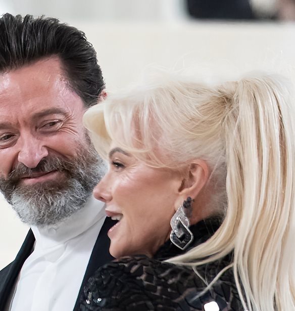 Hugh Jackman | H &#x3AC;&#x3C3;&#x3C7;&#x3B7;&#x3BC;&#x3B7; &#x3C4;&#x3C1;&#x3BF;&#x3C0;&#x3AE; &#x3C0;&#x3BF;&#x3C5; &#x3C0;&#x3B1;&#x3AF;&#x3C1;&#x3BD;&#x3B5;&#x3B9; &#x3C4;&#x3BF; &#x3B4;&#x3B9;&#x3B1;&#x3B6;&#x3CD;&#x3B3;&#x3B9;&#x3CC; &#x3C4;&#x3BF;&#x3C5; &#x3B1;&#x3C0;&#x3CC; &#x3C4;&#x3B7;&#x3BD; Deborra - Lee Furness