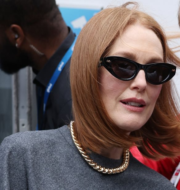 &#x3A4;&#x3BF; &#x3BB;&#x3B5;&#x3C5;&#x3BA;&#x3CC; &#x3C0;&#x3B1;&#x3BD;&#x3C4;&#x3B5;&#x3BB;&#x3CC;&#x3BD;&#x3B9; &#x3C4;&#x3B7;&#x3C2; Julianne Moore &#x3B5;&#x3AF;&#x3BD;&#x3B1;&#x3B9; &#x3C4;&#x3BF; &#x3BA;&#x3BB;&#x3B5;&#x3B9;&#x3B4;&#x3AF; &#x3B3;&#x3B9;&#x3B1; &#x3BC;&#x3B9;&#x3B1; &#x3B4;&#x3C1;&#x3BF;&#x3C3;&#x3B5;&#x3C1;&#x3AE; &#x3B5;&#x3BC;&#x3C6;&#x3AC;&#x3BD;&#x3B9;&#x3C3;&#x3B7; &#x3C7;&#x3C9;&#x3C1;&#x3AF;&#x3C2; &#x3BD;&#x3B1; &#x3C0;&#x3C1;&#x3BF;&#x3C3;&#x3B8;&#x3AD;&#x3C4;&#x3B5;&#x3B9; &#x3BA;&#x3B9;&#x3BB;&#x3AC; &#x3BA;&#x3B1;&#x3B9; &#x3C7;&#x3C1;&#x3CC;&#x3BD;&#x3B9;&#x3B1;