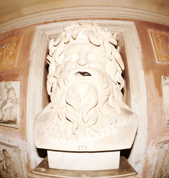 &#x39F; &#x393;&#x3B9;&#x3CE;&#x3C1;&#x3B3;&#x3BF;&#x3C2; &#x39B;&#x3AC;&#x3BD;&#x3B8;&#x3B9;&#x3BC;&#x3BF;&#x3C2; &#x3C3;&#x3C5;&#x3BD;&#x3B5;&#x3C1;&#x3B3;&#x3AC;&#x3B6;&#x3B5;&#x3C4;&#x3B1;&#x3B9; &#x3BC;&#x3B5; &#x3C4;&#x3BF;&#x3BD; &#x3BF;&#x3AF;&#x3BA;&#x3BF; Gucci