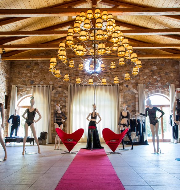 &#x3A0;&#x3BF;&#x3BB;&#x3C5;&#x3C4;&#x3AD;&#x3BB;&#x3B5;&#x3B9;&#x3B1;, &#x3AC;&#x3BD;&#x3B5;&#x3C3;&#x3B7; &#x3BA;&#x3B1;&#x3B9; &#x3BB;&#x3AC;&#x3BC;&#x3C8;&#x3B7; &#x3C3;&#x3C4;&#x3B9;&#x3C2; &#x3C9;&#x3C1;&#x3B1;&#x3B9;&#x3CC;&#x3C4;&#x3B5;&#x3C1;&#x3B5;&#x3C2; &#x3B1;&#x3B3;&#x3BF;&#x3C1;&#x3AD;&#x3C2; &#x3C4;&#x3B7;&#x3C2; &#x3C3;&#x3B5;&#x3B6;&#x3CC;&#x3BD;