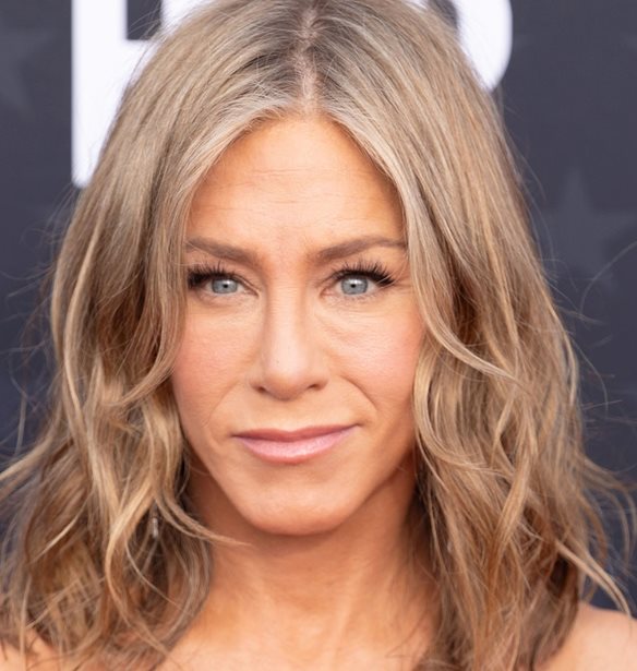 Jennifer Aniston | O &#x3BD;&#x3AD;&#x3BF;&#x3C2; &#x3C4;&#x3B7;&#x3C2; &#x3C3;&#x3CD;&#x3BD;&#x3C4;&#x3C1;&#x3BF;&#x3C6;&#x3BF;&#x3C2;, Jim Curtis &#x3BC;&#x3AF;&#x3BB;&#x3B7;&#x3C3;&#x3B5; &#x3B3;&#x3B9;&#x3B1; &#x3C4;&#x3B7; &#x3C3;&#x3C7;&#x3AD;&#x3C3;&#x3B7; &#x3C4;&#x3BF;&#x3C5;&#x3C2;