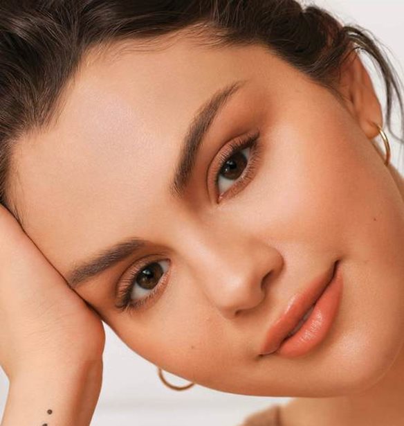 Rare Beauty | &#x3A4;&#x3BF; beauty brand &#x3C4;&#x3B7;&#x3C2; Selena Gomez &#x3AD;&#x3C1;&#x3C7;&#x3B5;&#x3C4;&#x3B1;&#x3B9; &#x3C3;&#x3C4;&#x3B7;&#x3BD; &#x395;&#x3BB;&#x3BB;&#x3AC;&#x3B4;&#x3B1;
