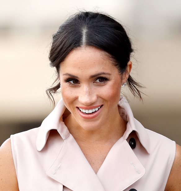 Meghan Markle | &#x3A4;&#x3BF; &quot;&#x3AD;&#x3BE;&#x3C5;&#x3C0;&#x3BD;&#x3BF;&quot; &#x3C1;&#x3BF;&#x3CD;&#x3C7;&#x3BF; &#x3C0;&#x3BF;&#x3C5; &#x3B5;&#x3C0;&#x3B9;&#x3BB;&#x3AD;&#x3B3;&#x3B5;&#x3B9; &#x3BD;&#x3B1; &#x3C6;&#x3BF;&#x3C1;&#x3AC;&#x3B5;&#x3B9; &#x3CC;&#x3C4;&#x3B1;&#x3BD; &#x3BA;&#x3AC;&#x3BD;&#x3B5;&#x3B9; &#x3B6;&#x3AD;&#x3C3;&#x3C4;&#x3B7;